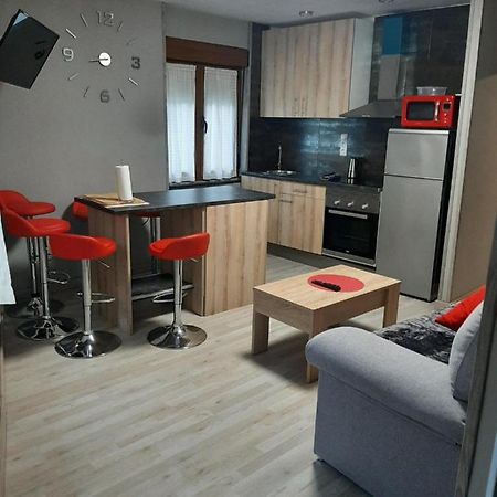 Piso Con Terraza En Felechosaアパートメント エクステリア 写真